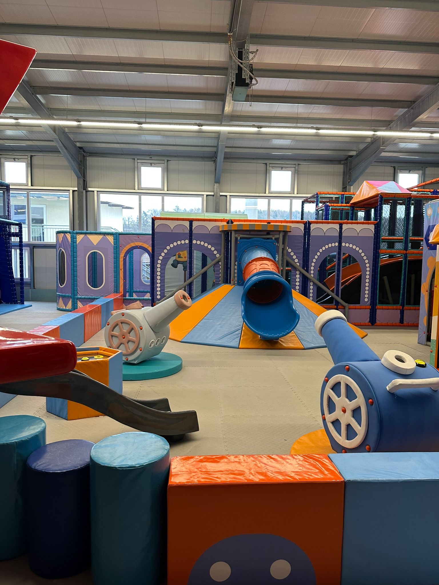 Bunter Spielbereich im Kobiland